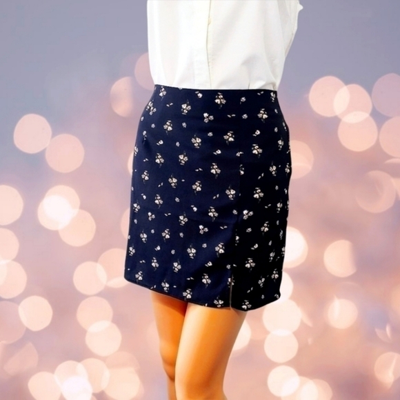 Floral mini skirt - Picture 1 of 5